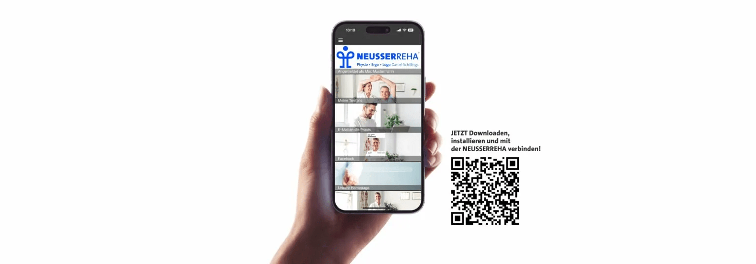 „Hand hält ein Smartphone mit geöffneter Webseite von NEUSSERREHA, auf der das Logo und die Begriffe ‚Physio – Ergo – Logo-Care Schillings‘ sowie Menüpunkte wie ‚Aktuelles‘ und ‚Meine Therapie‘ zu sehen sind. Rechts daneben befindet sich ein QR-Code mit dem Hinweis: ‚JETZT Downloaden, installieren und mit der NEUSSERREHA verbinden!